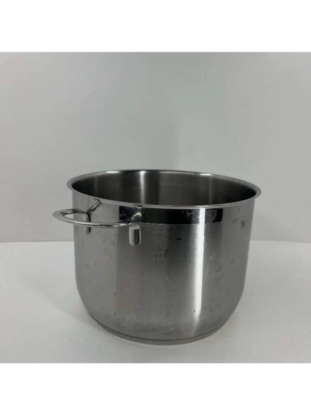 Chantal SL33-240 Stainless Steel Stockpot 8 Qt Two Handle Cooking Pot No Lid
